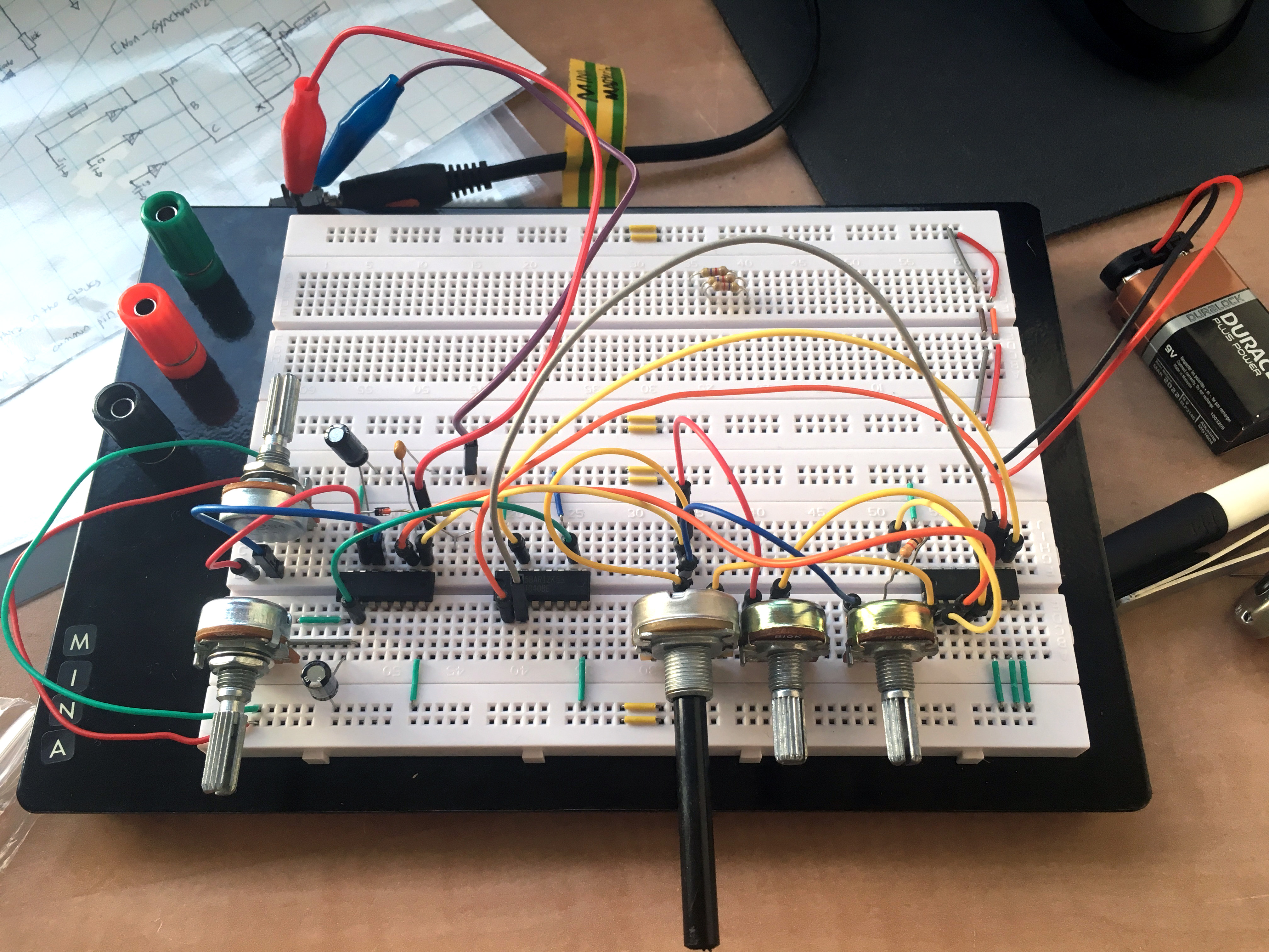 cd4051 with cd4040 and cd40106