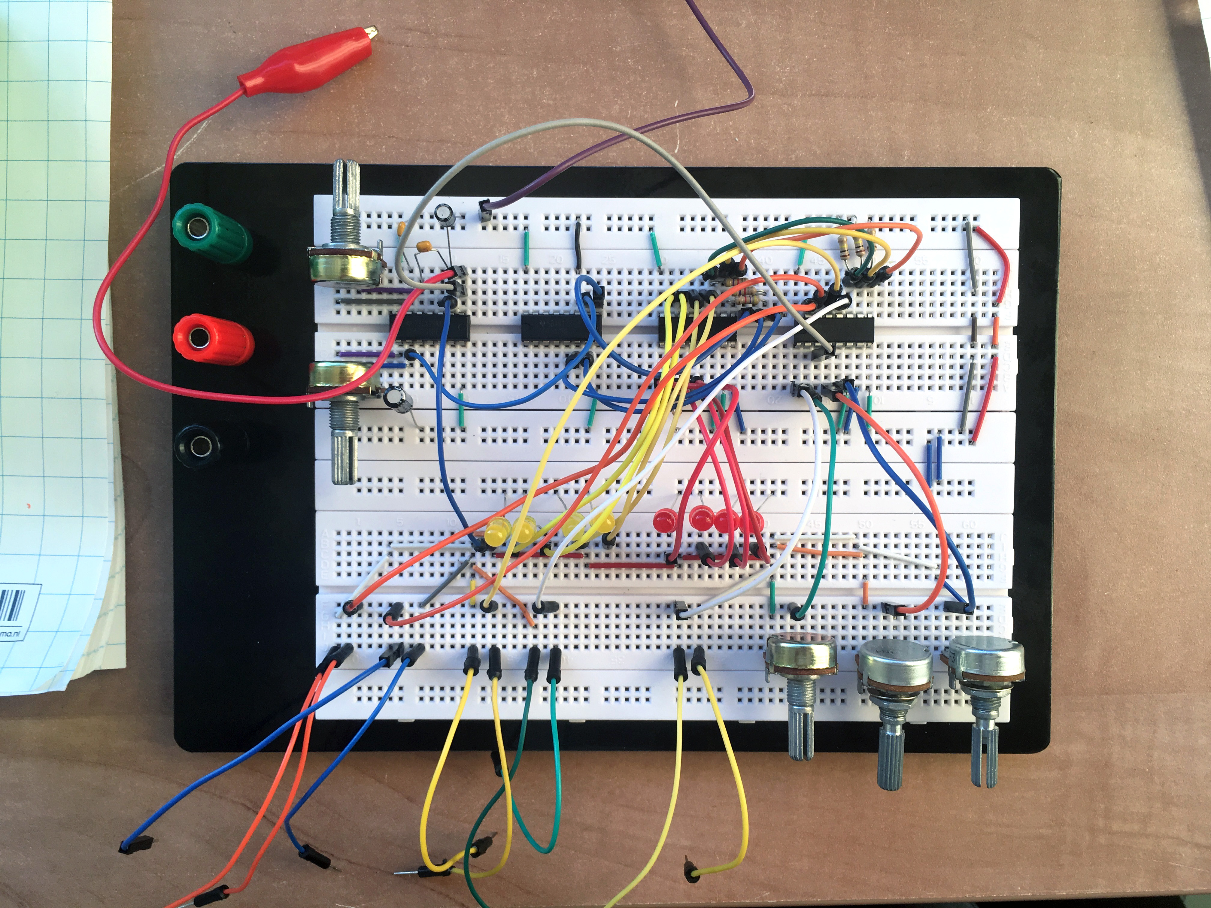 cd4051 with cd4040 and cd40106 with leds